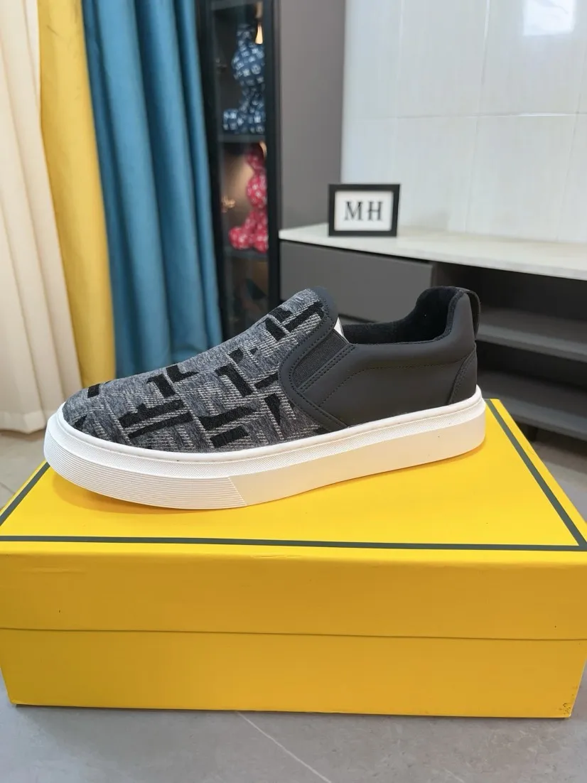 Men's shoes 💰400🌸🌸【FENDI】(velvet lining and leather lining are preferred when ordering) F's new product is on the market, imported concave and convex surface waterproof cloth, classic rhombus pattern F's craftsmanship, high-end and classy, ​​comfortable on the feet, versatile to wear, full of three-dimensional sense, 3 colors available, size: 38-44 (37.45, can be customized, cannot be returned)